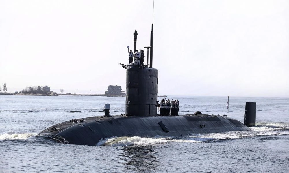 Δύο βρετανικά πυρηνικά υποβρύχια παροπλίστηκαν μέσα σε μία ημέρα